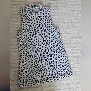EXPRESS Sleeveless Black and White Leopard Print Top M